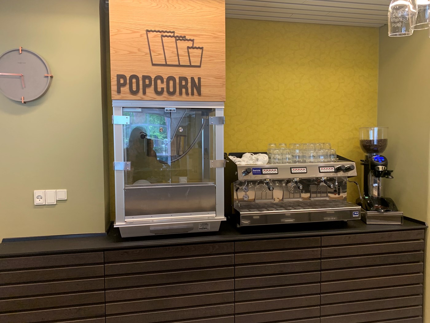Baren, hvor du bl.a. kan købe popcorn og kaffe.